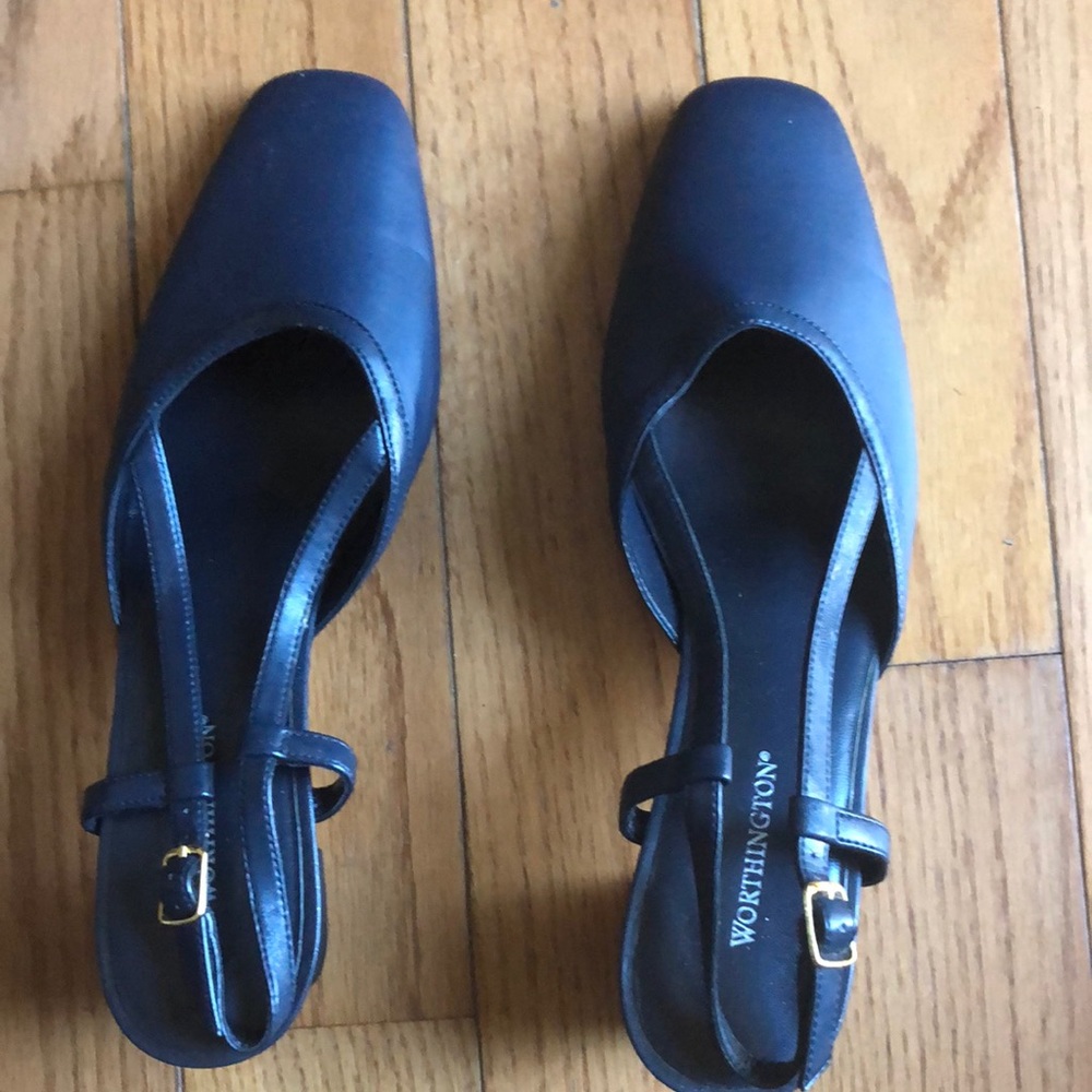 New Navy Color Sandals Shoes,Worthington Brand. Never Worn.